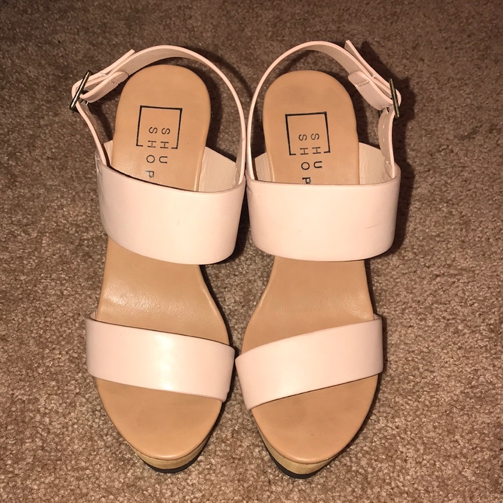 Nude Wedges